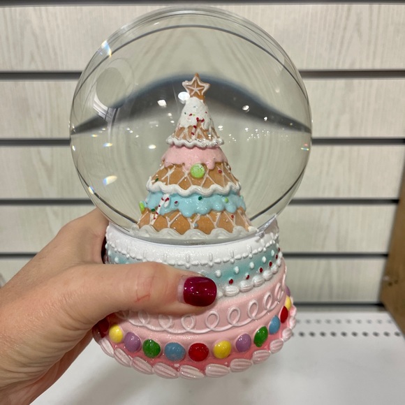 Cupcakes & Cashmere Pink Gingerbread Tree Musical Snowglobe 🩷🎄NWT Viral - Picture 2 of 6
